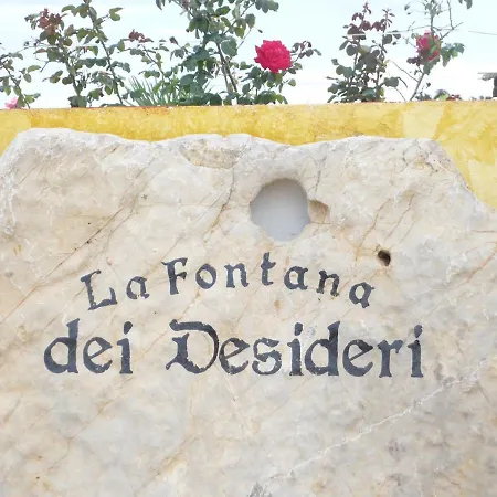 Lejlighedshotel La Fontana Dei Desideri 3*